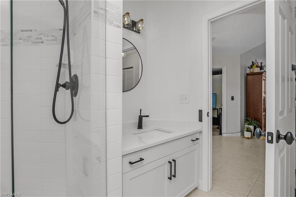 VINTAGE BAY - Residential