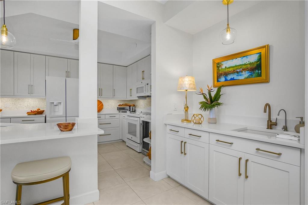 VINTAGE BAY - Residential