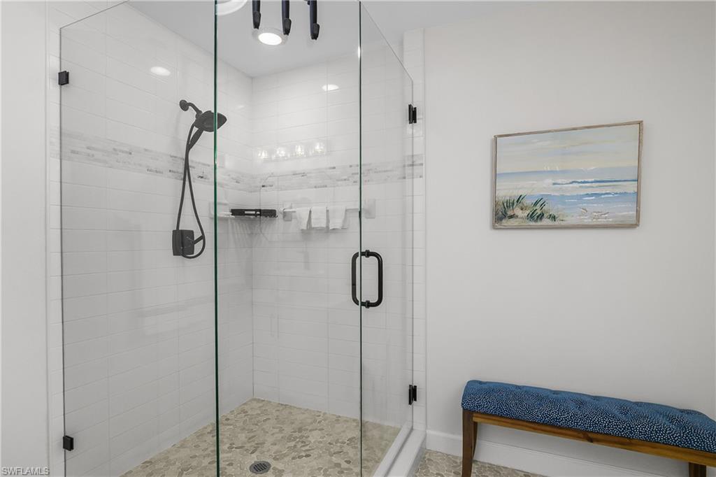 VINTAGE BAY - Residential