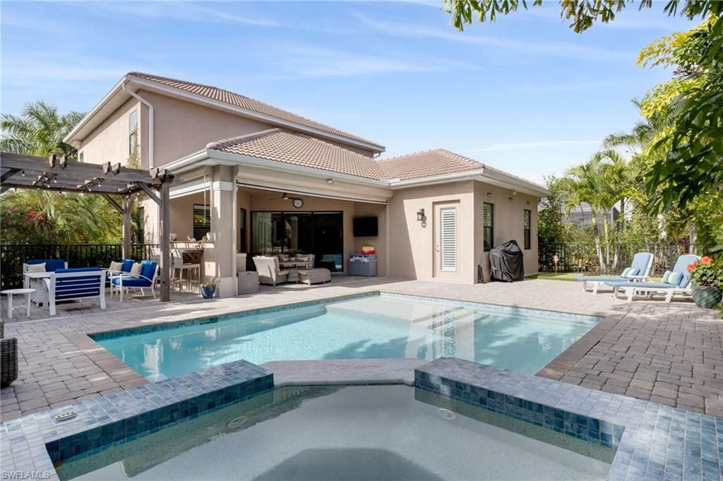 Photo of 1626 Serrano CIR, NAPLES, FL 34105 (MLS # 225083153)