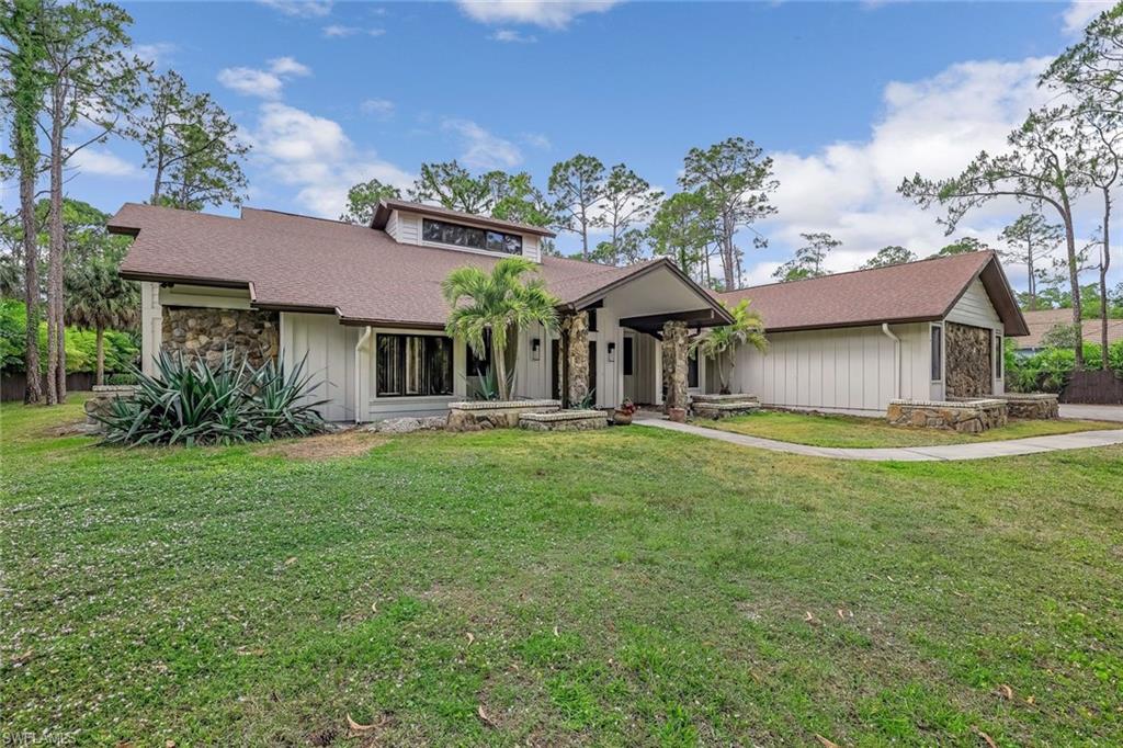 5752 Bur Oaks LN