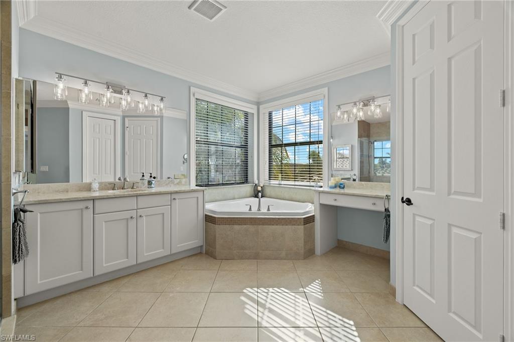 MARINA BAY - Residential