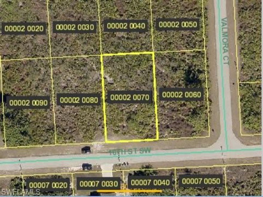 Single family lot waiting for a new home...