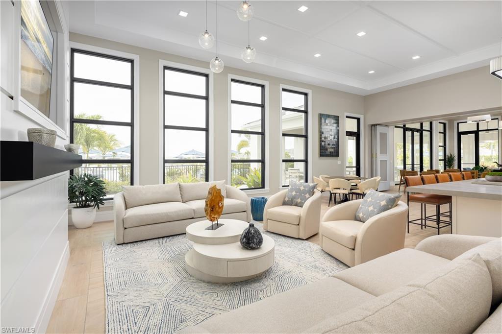 SEVEN SHORES - Residential