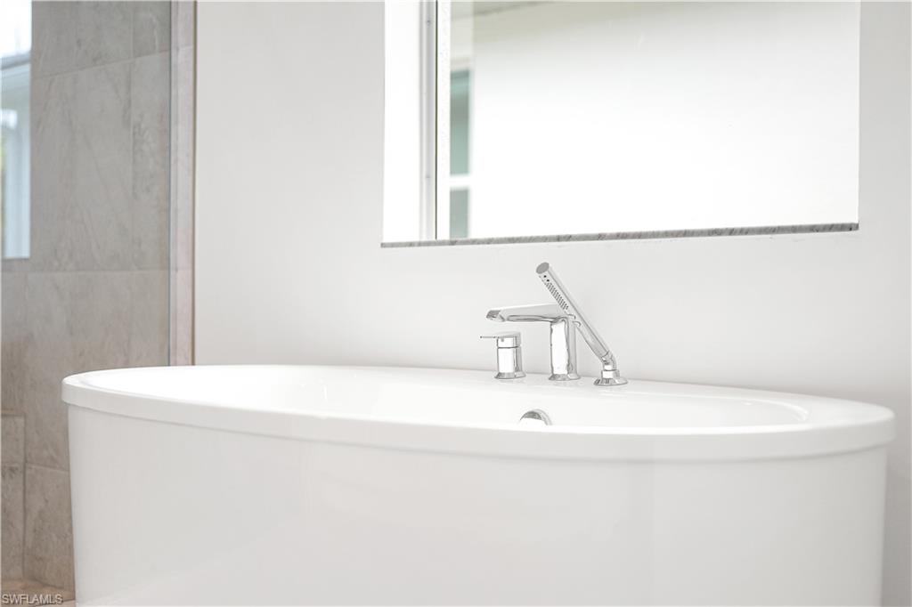 SEVEN SHORES - Residential