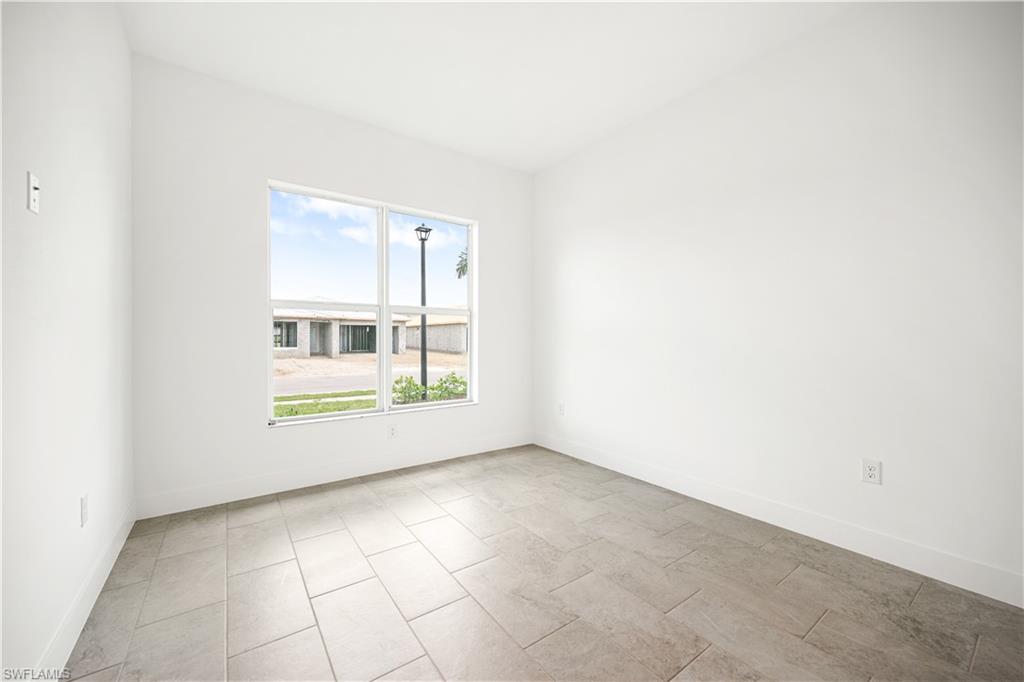 SEVEN SHORES - Residential