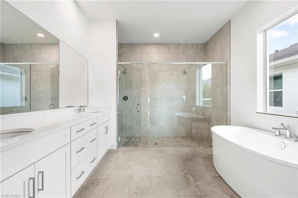 SEVEN SHORES - Residential