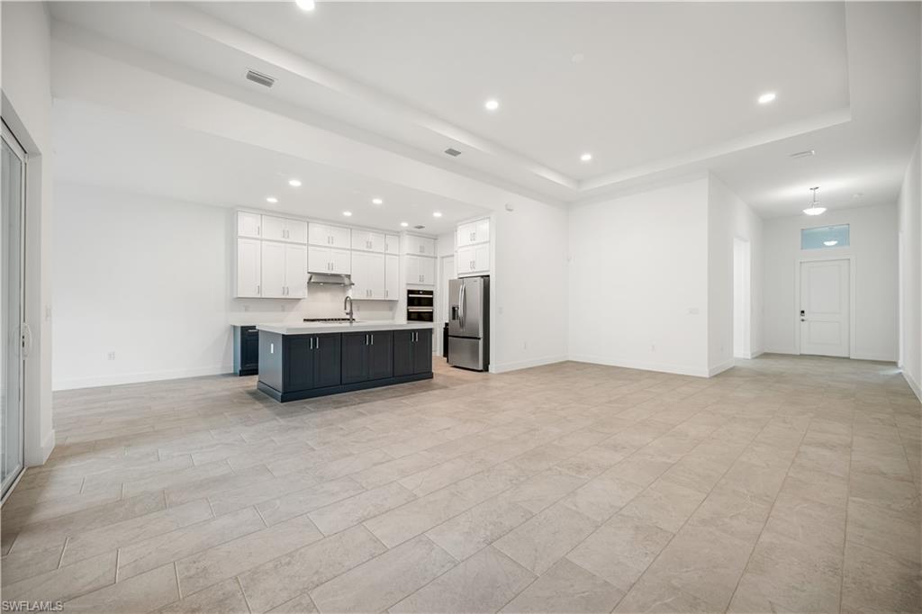 SEVEN SHORES - Residential