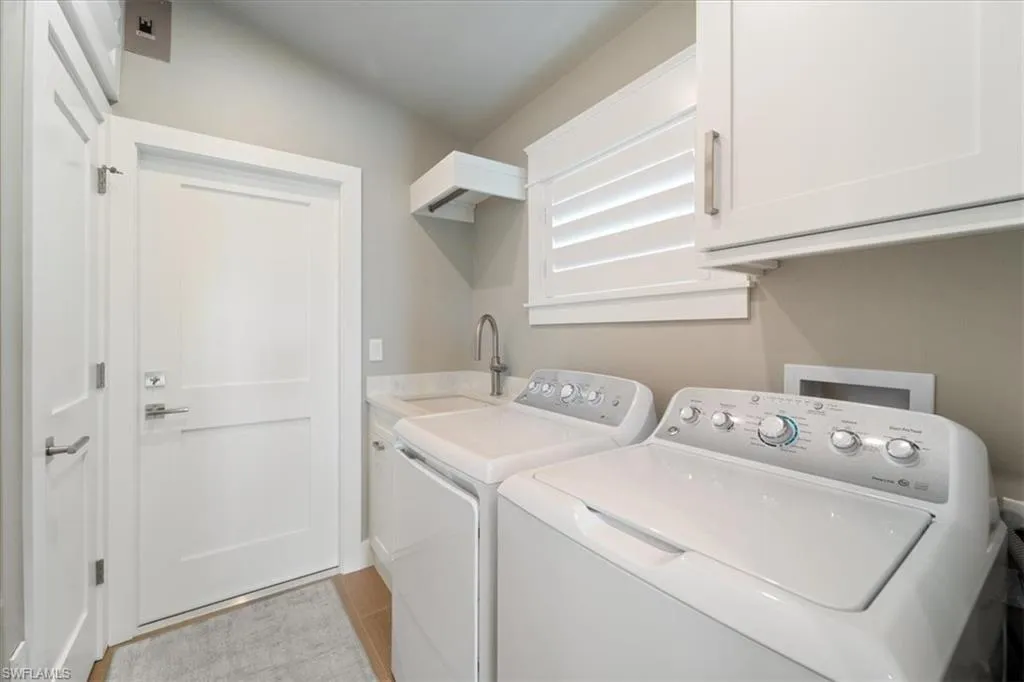 Fort Myers, Florida 33913, United States, 3 Bedrooms Bedrooms, ,2 BathroomsBathrooms,Residential,Active,153161