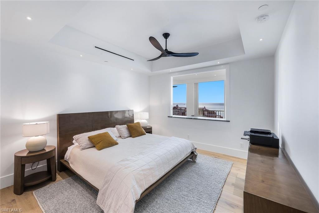 ROYAL MARCO POINT - Residential