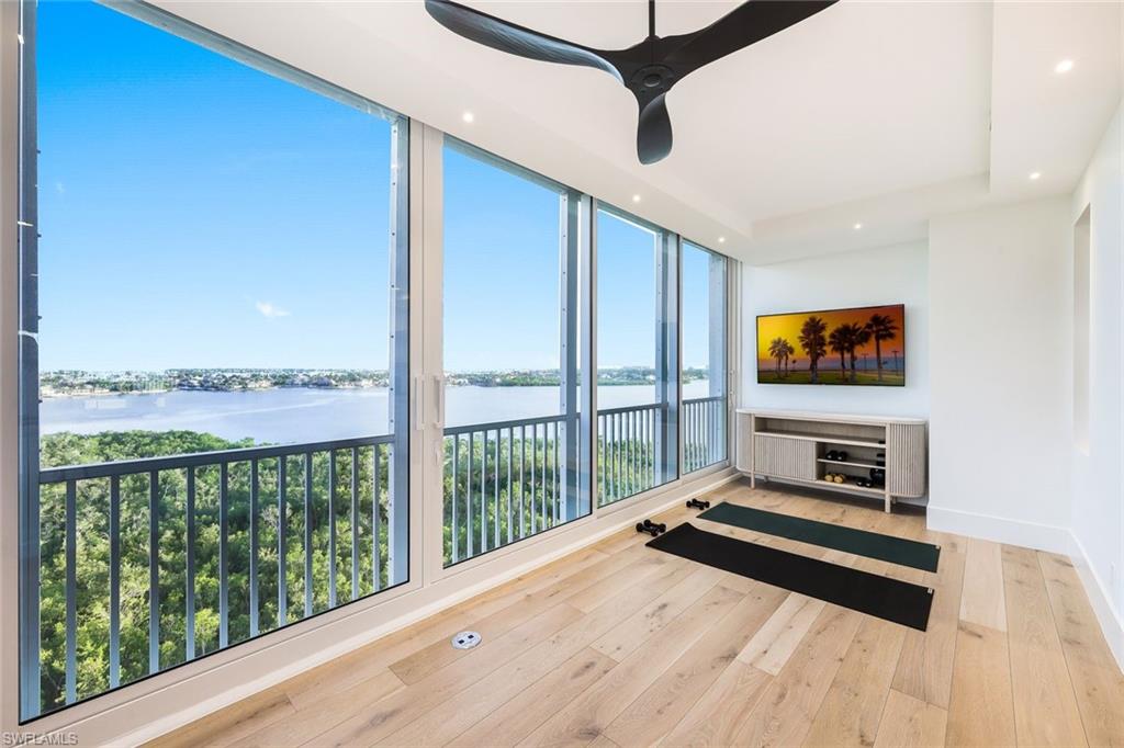 ROYAL MARCO POINT - Residential