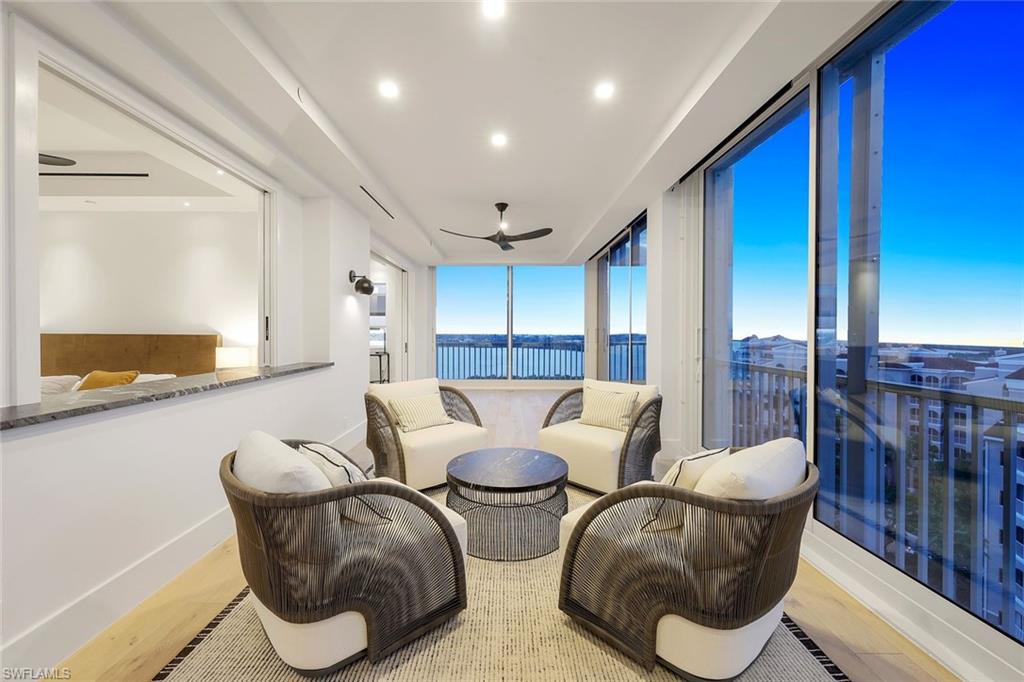 ROYAL MARCO POINT - Residential