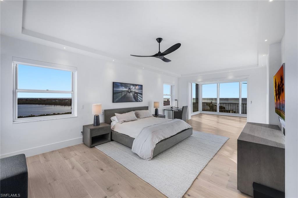 ROYAL MARCO POINT - Residential