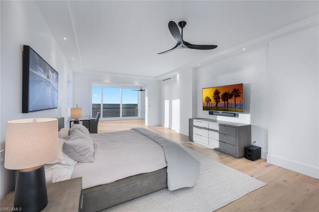 ROYAL MARCO POINT - Residential