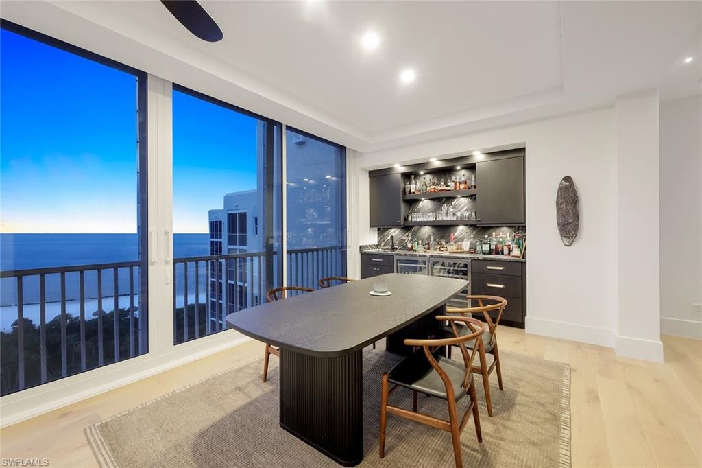 ROYAL MARCO POINT - Residential