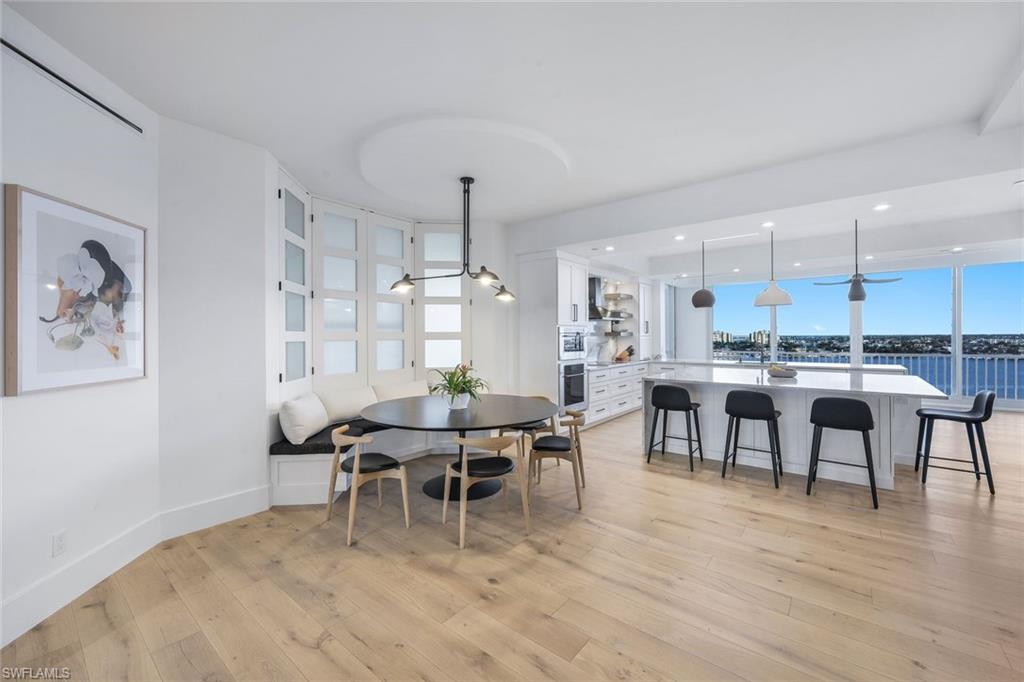 ROYAL MARCO POINT - Residential