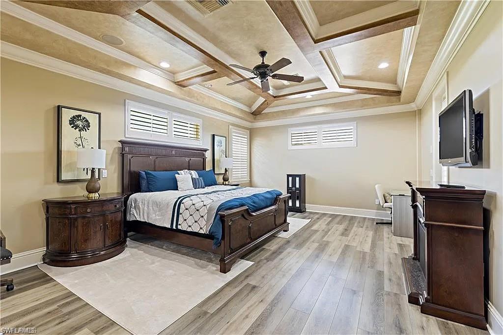 GOLDEN SHORES - Residential