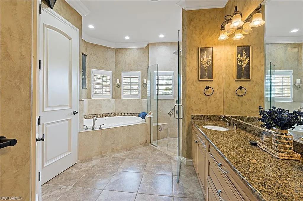 GOLDEN SHORES - Residential