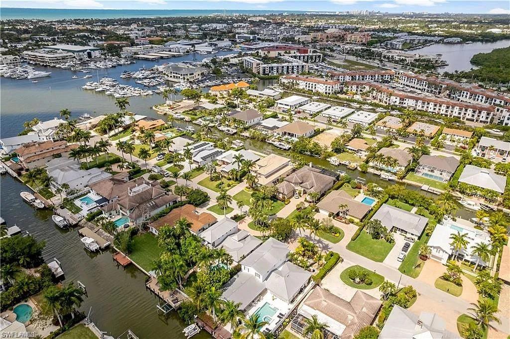 GOLDEN SHORES - Residential