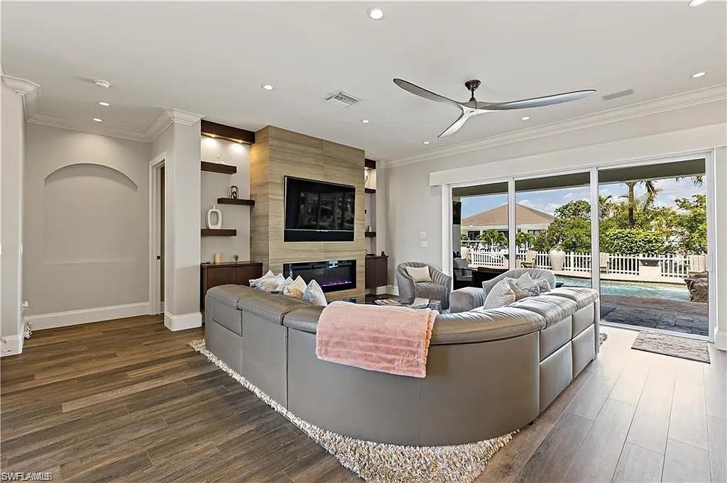 GOLDEN SHORES - Residential