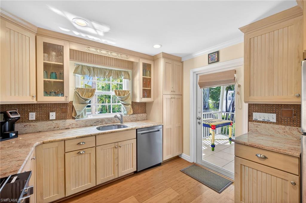 CAPTIVA BEACH - Residential