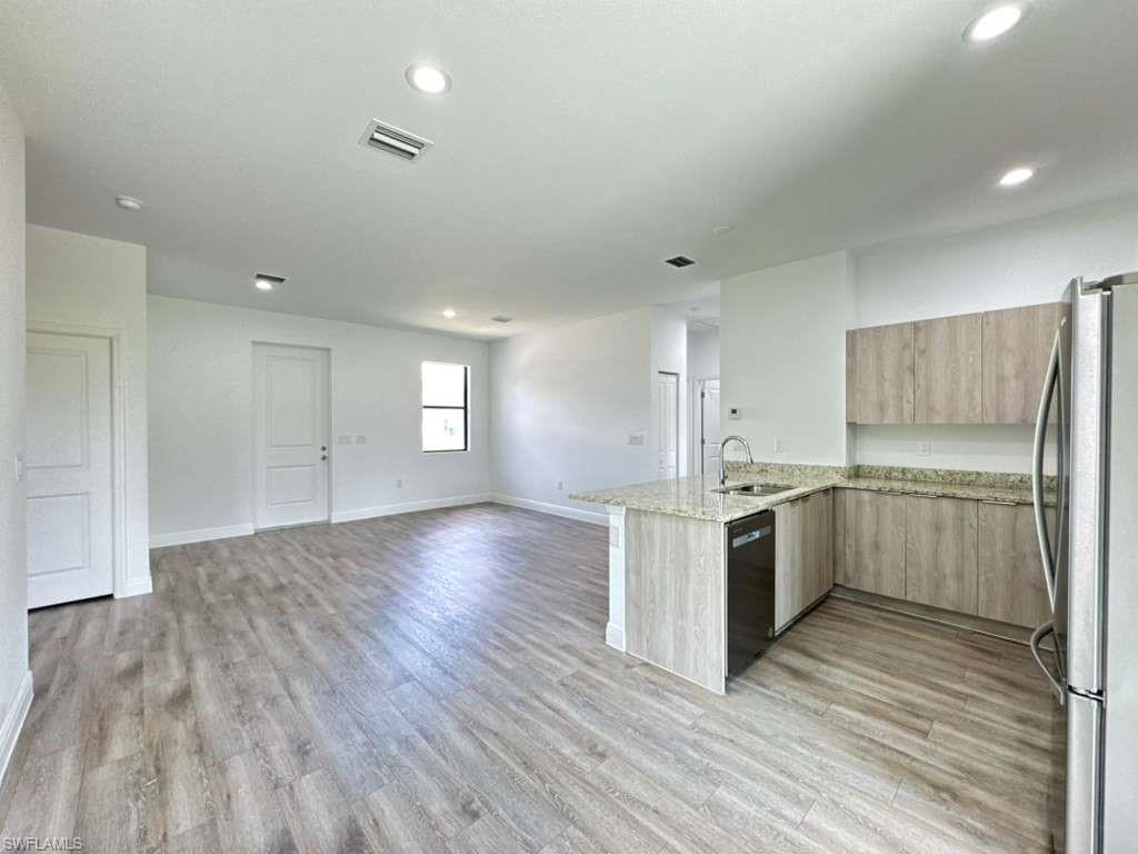 PORT LABELLE - Residential Lease