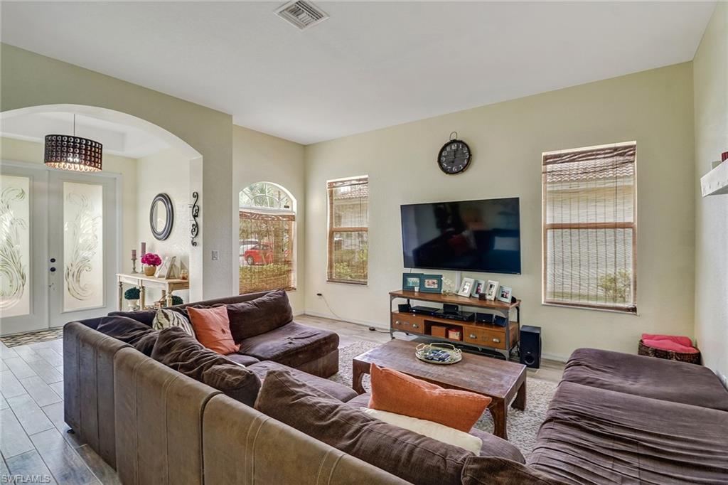 VALENCIA COUNTRY CLUB - Residential