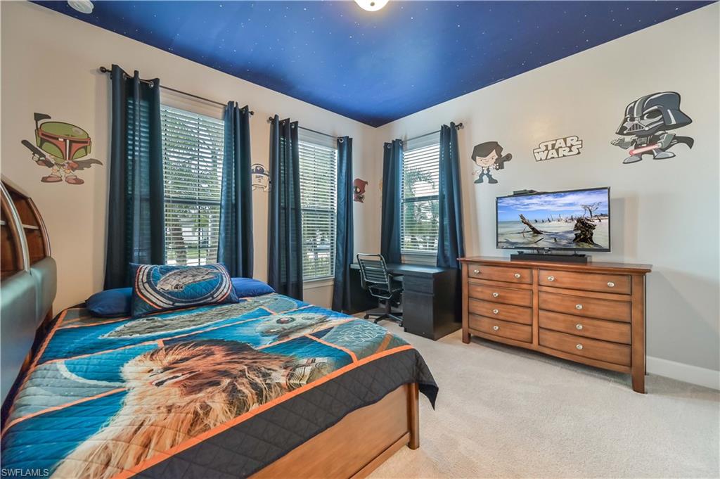 HAMPTON LAKES - Residential