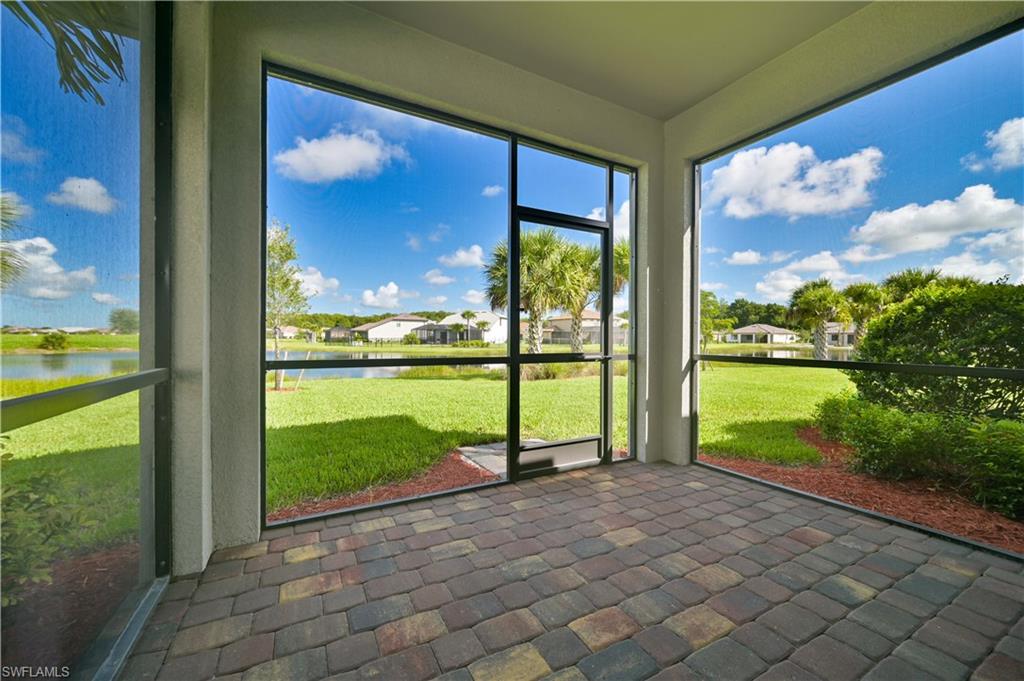 HAMPTON LAKES - Residential