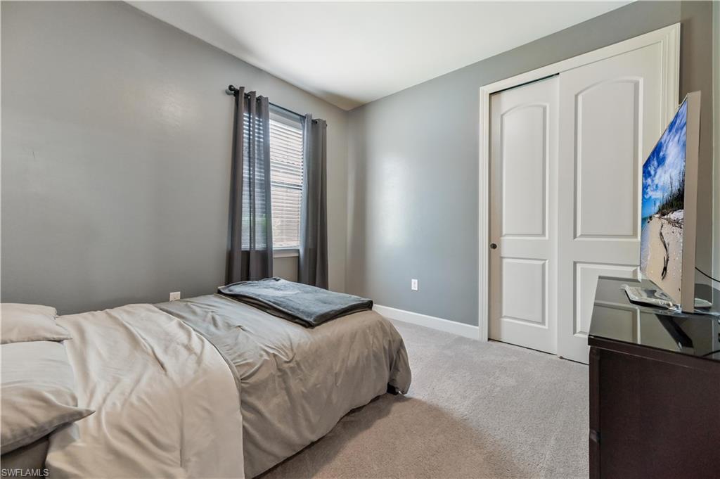 HAMPTON LAKES - Residential