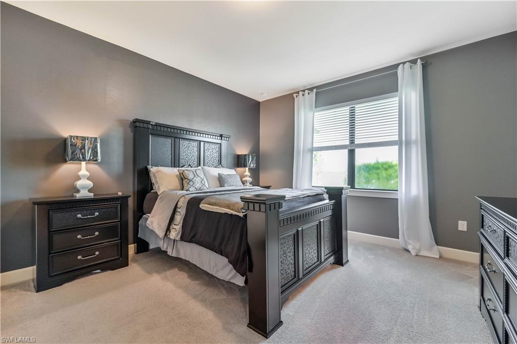 HAMPTON LAKES - Residential