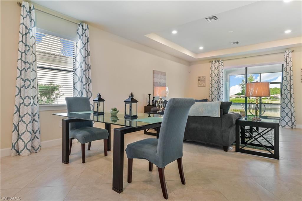 HAMPTON LAKES - Residential