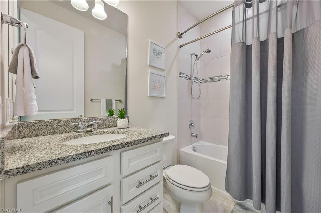 HAMPTON LAKES - Residential