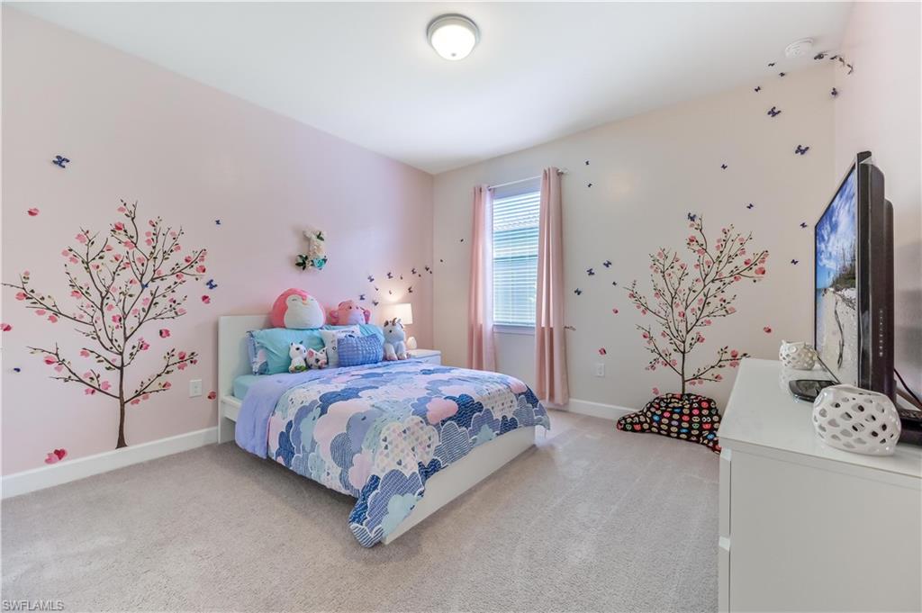 HAMPTON LAKES - Residential