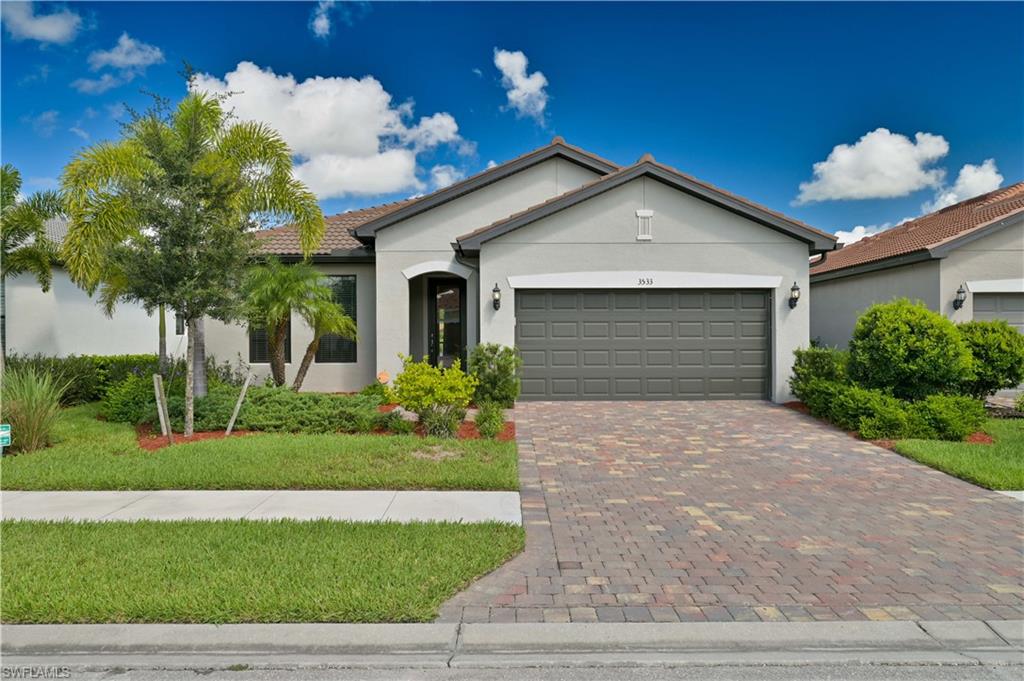 HAMPTON LAKES - Residential