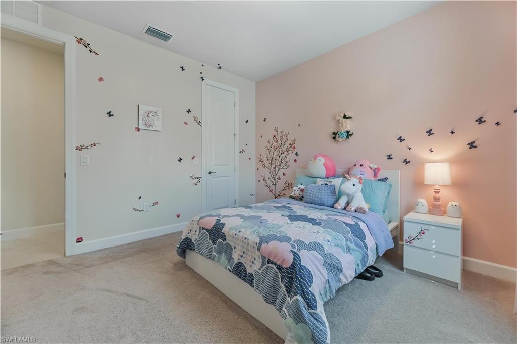 HAMPTON LAKES - Residential