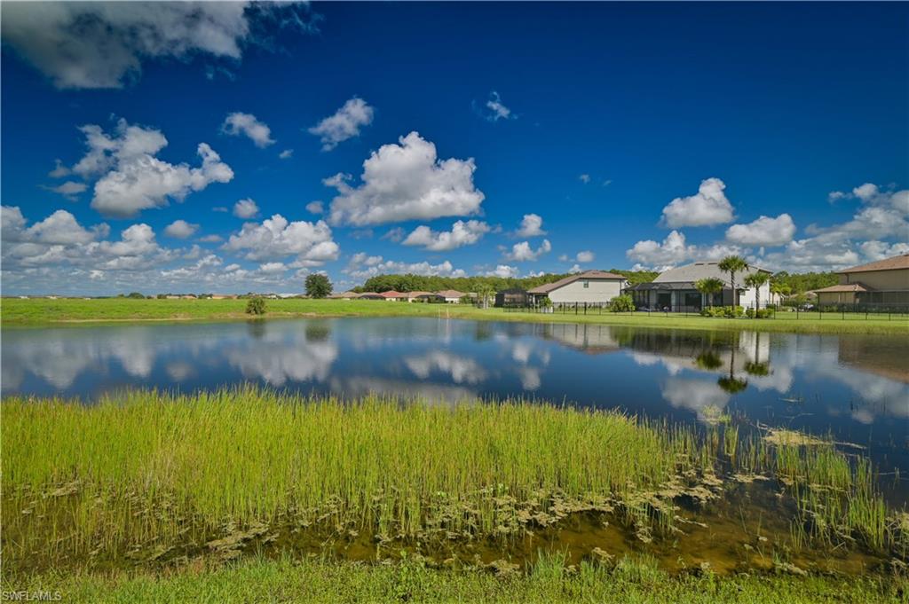 HAMPTON LAKES - Residential