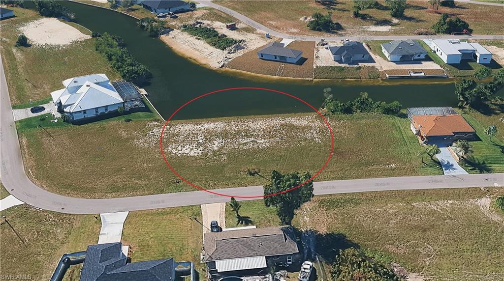 CAPE CORAL - Land