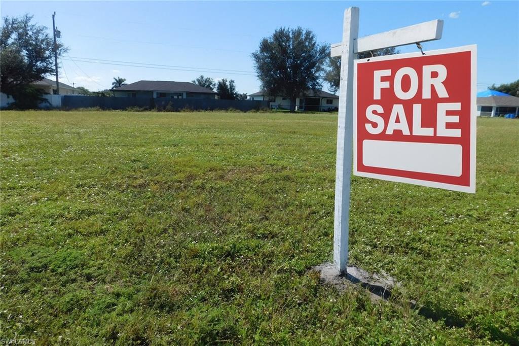 CAPE CORAL - Land