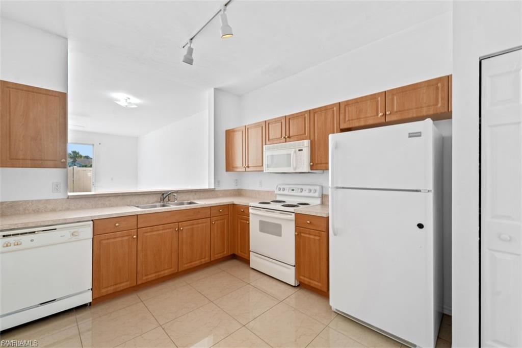 FOREST LAKE TOWNHOMES - Residential