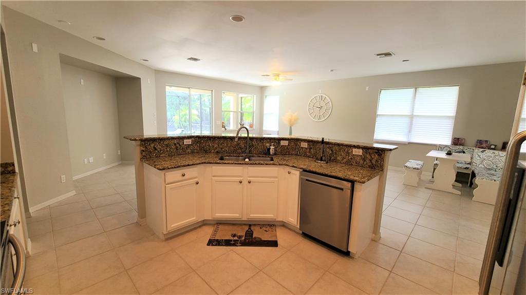 TOWN LAKES - Residential