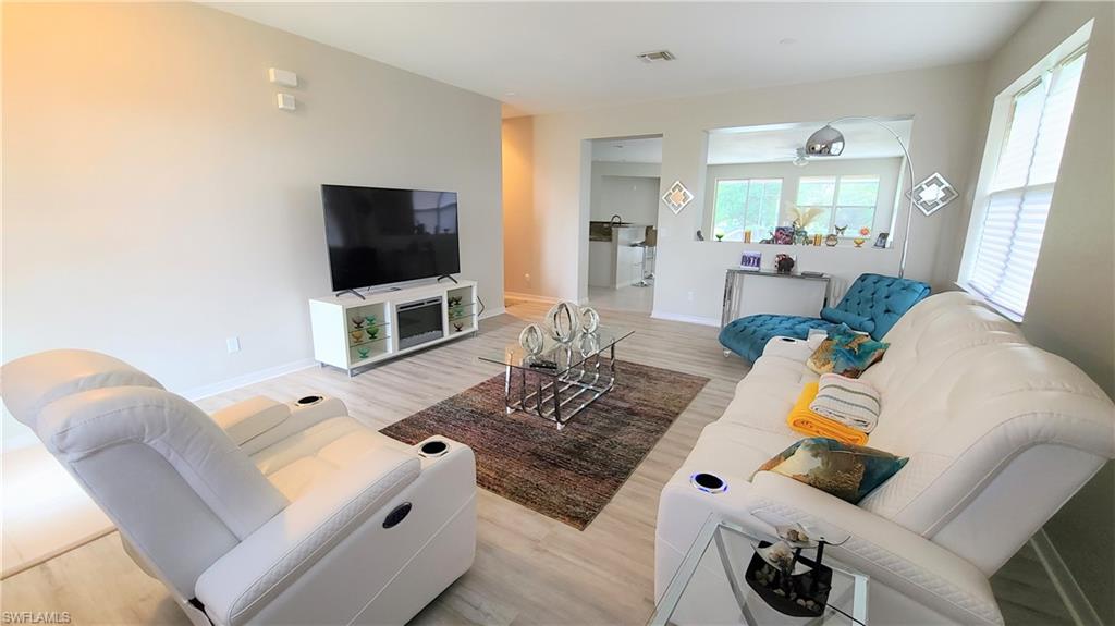 TOWN LAKES - Residential