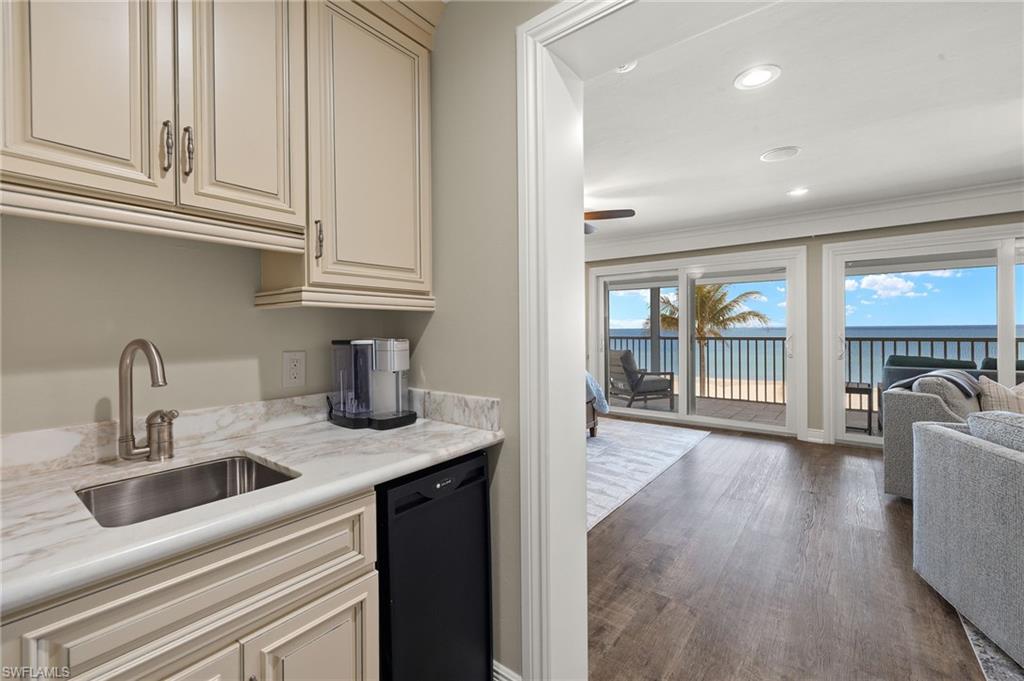 BONITA BEACH - Residential