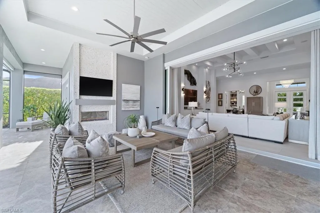 Naples, Florida 34113, United States, 4 Bedrooms Bedrooms, ,5 BathroomsBathrooms,Residential,Pending,19275