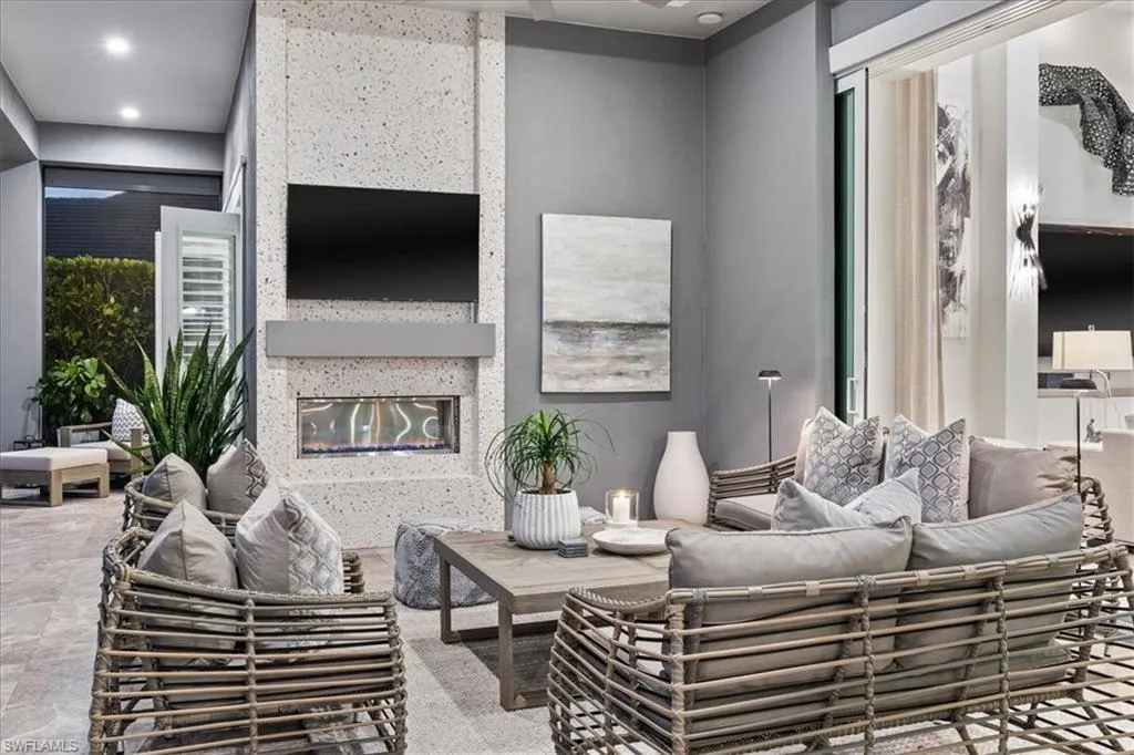 Naples, Florida 34113, United States, 4 Bedrooms Bedrooms, ,5 BathroomsBathrooms,Residential,Pending,19275