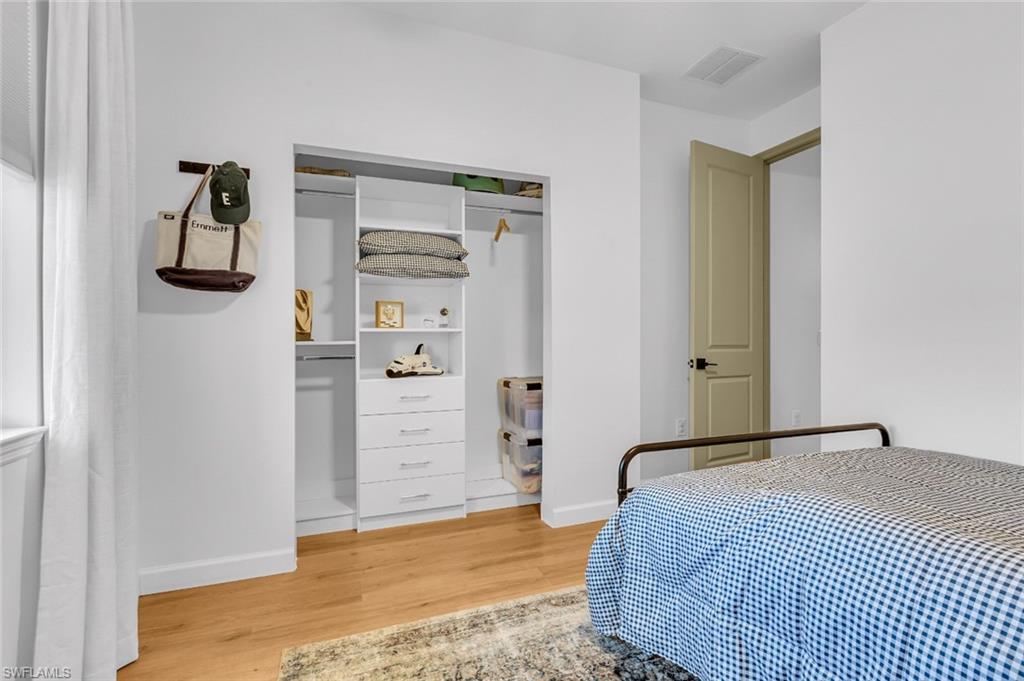 CRESCENT GROVE - Residential