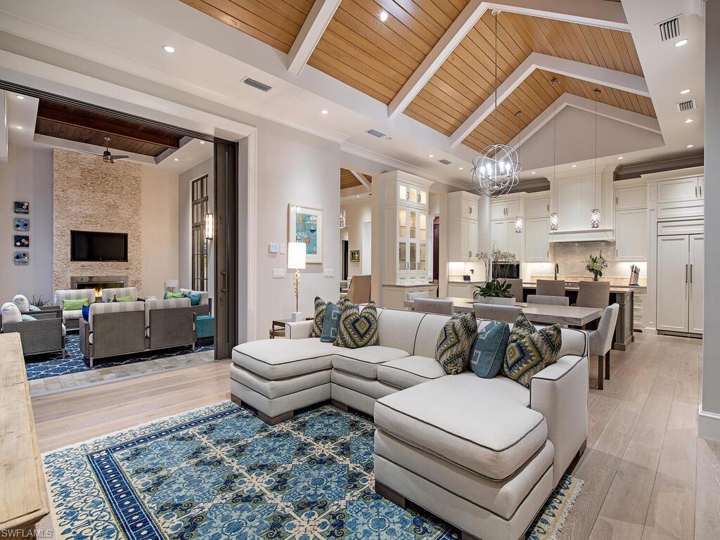 MOORINGS - Residential