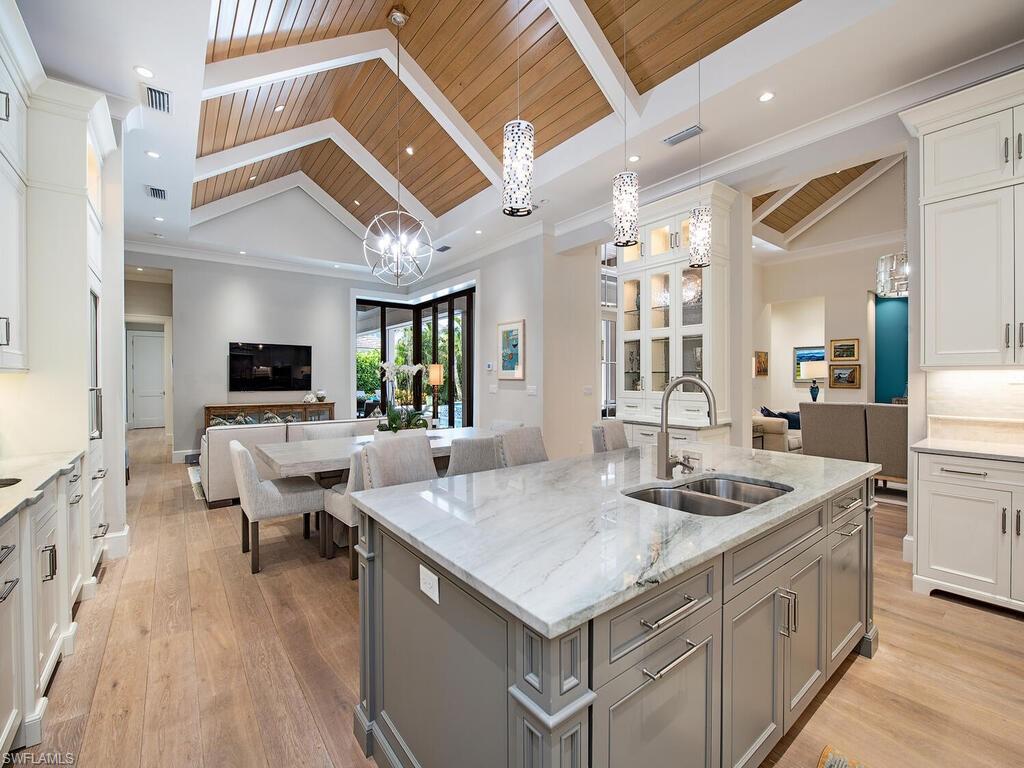 MOORINGS - Residential