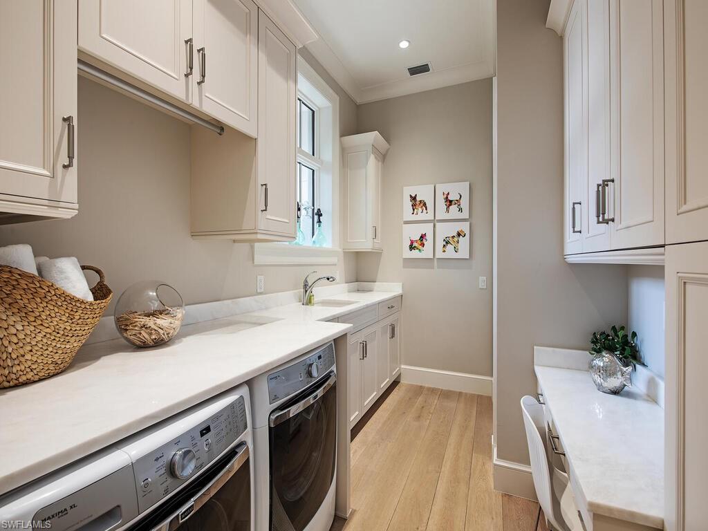 MOORINGS - Residential