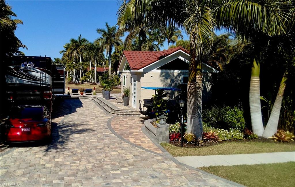 PELICAN LAKE RV RESORT - Land